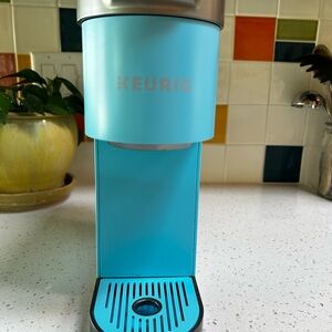 Keurig Aqua Blue Coffee Brewer